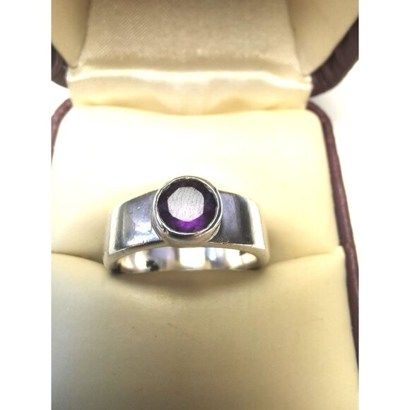 Sterling Silver Ring Purple Gem Size 7 925 Solid Silver Band Slight Patina Vint - Picture 2 of 10
